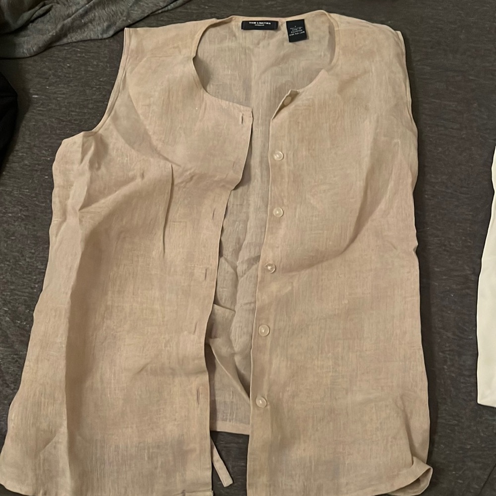 New but no tags. 100%linen sleeveless